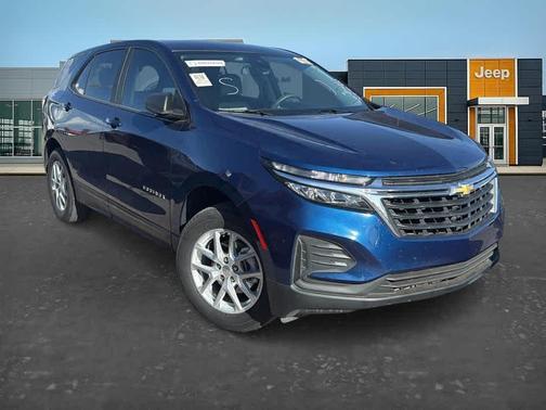 Blue Glow Metallic 2022 Chevrolet Equinox LS