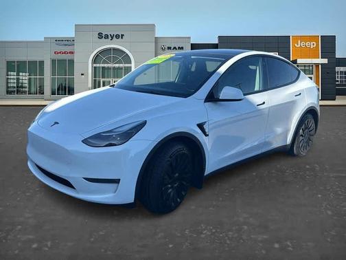 Pearl White Multi 2023 Tesla Model Y Long Range