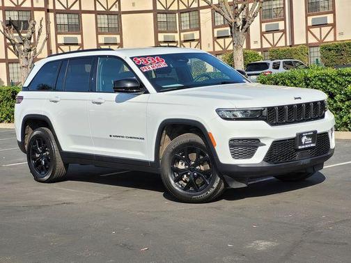 2024 Jeep Grand Cherokee Laredo