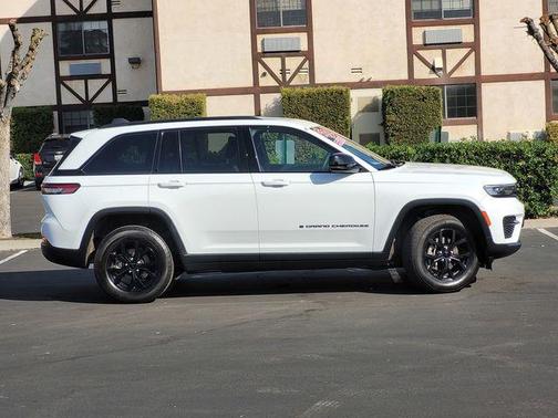 2024 Jeep Grand Cherokee Laredo