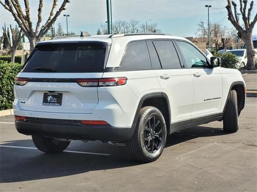 2024 Jeep Grand Cherokee Laredo