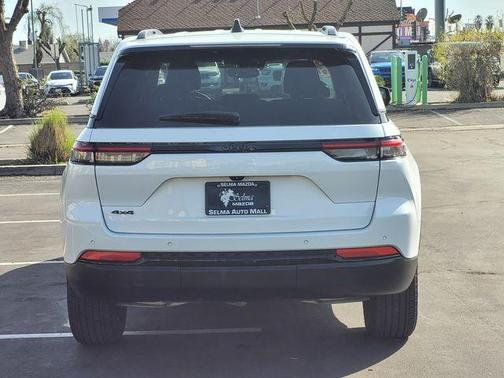 2024 Jeep Grand Cherokee Laredo