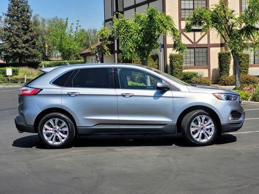 Silver Metallic 2024 Ford Edge Titanium