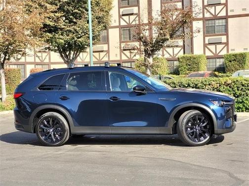 2025 Mazda CX-90 Premium