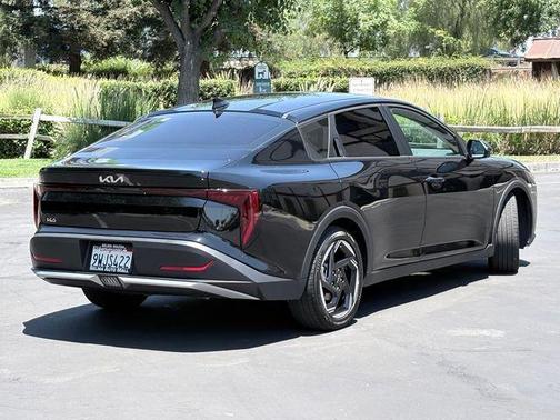 Aurora Black 2025 Kia K4 EX