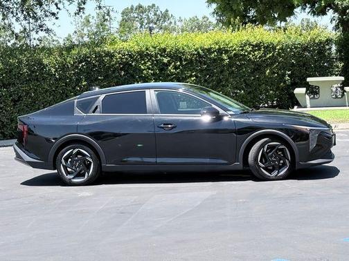 Aurora Black 2025 Kia K4 EX