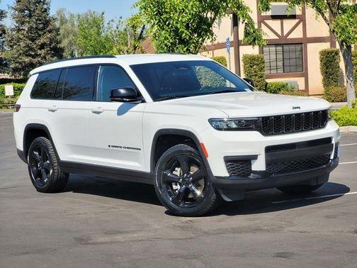 2023 Jeep Grand Cherokee L Laredo