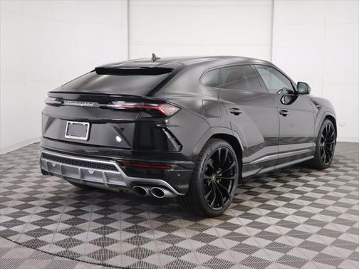 2020 Lamborghini Urus Base
