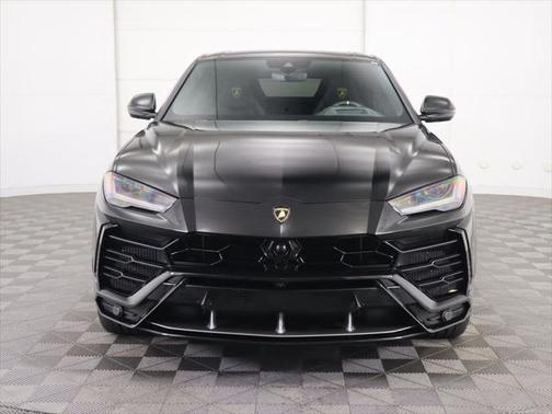2020 Lamborghini Urus Base
