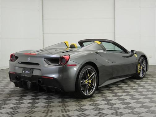 2017 Ferrari 488 Spider Base