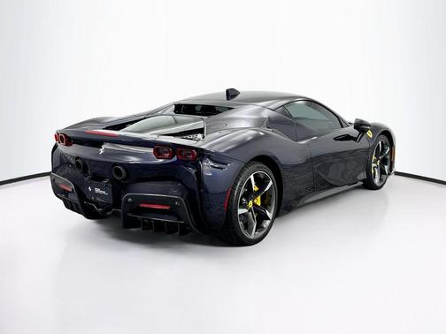 2023 Ferrari SF90 Stradale Base