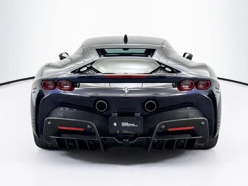 2023 Ferrari SF90 Stradale Base