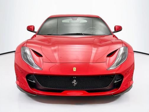 2019 Ferrari 812 Superfast Base