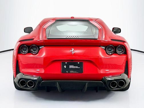 2019 Ferrari 812 Superfast Base