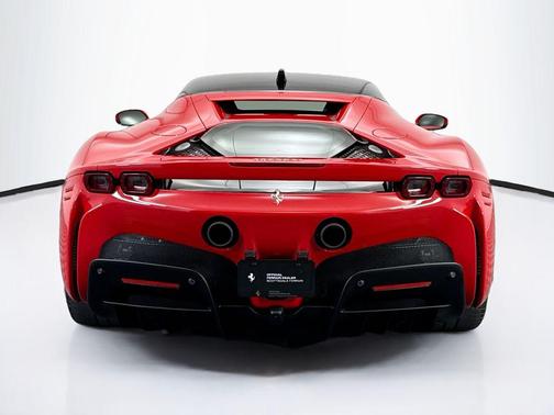 2023 Ferrari SF90 Stradale Base