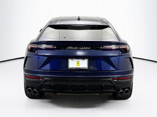 2020 Lamborghini Urus Base