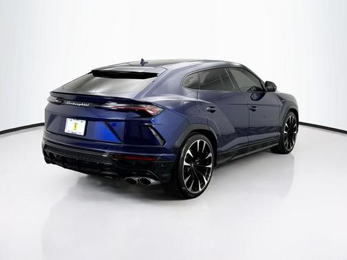 2020 Lamborghini Urus Base