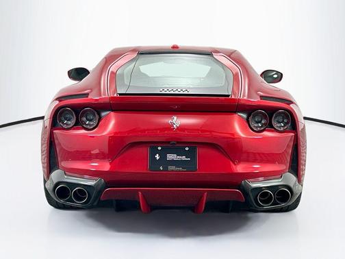 2020 Ferrari 812 Superfast Base