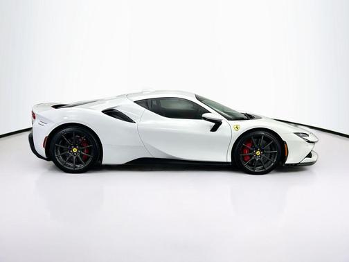 2023 Ferrari SF90 Stradale Base