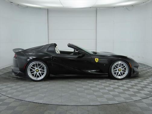 2023 Ferrari 812 GTS Base