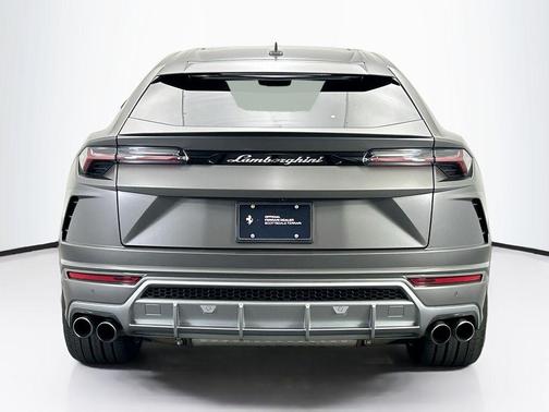 2021 Lamborghini Urus Graphite Capsule