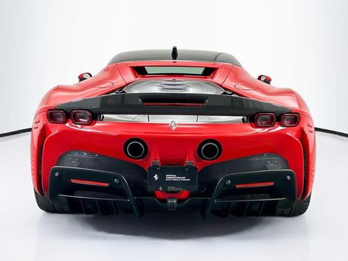 2022 Ferrari SF90 Stradale Base