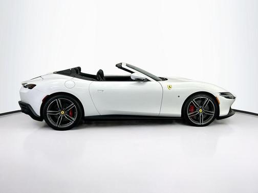 2025 Ferrari Roma Spider Spider