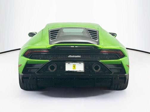 2021 Lamborghini Huracan EVO Base