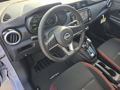 2025 Nissan Versa 1.6 SR