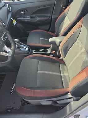 2025 Nissan Versa 1.6 SR