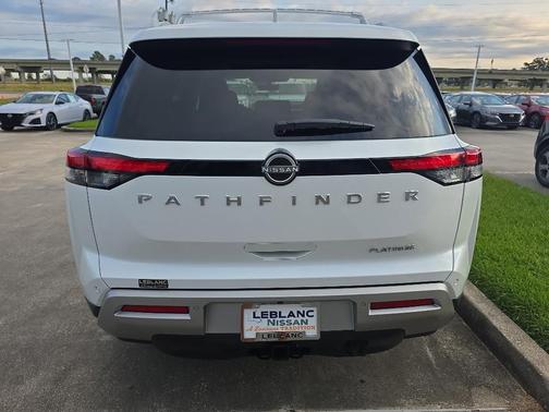 2025 Nissan Pathfinder Platinum