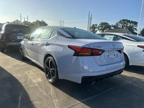 2025 Nissan Altima SR