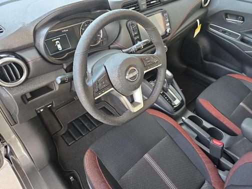 2025 Nissan Versa 1.6 SR