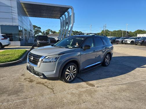2022 Nissan Pathfinder Platinum