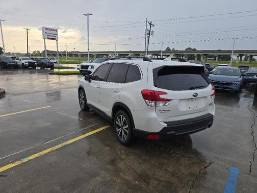 Crystal White Pearl 2019 Subaru Forester Limited