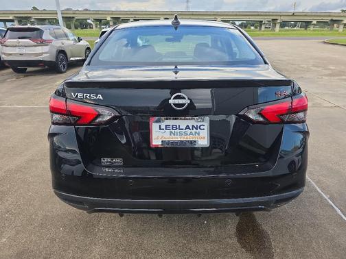 2025 Nissan Versa 1.6 SR