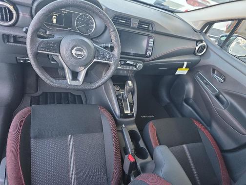 2025 Nissan Versa 1.6 SR