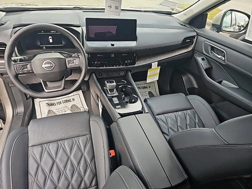 2025 Nissan Rogue Platinum