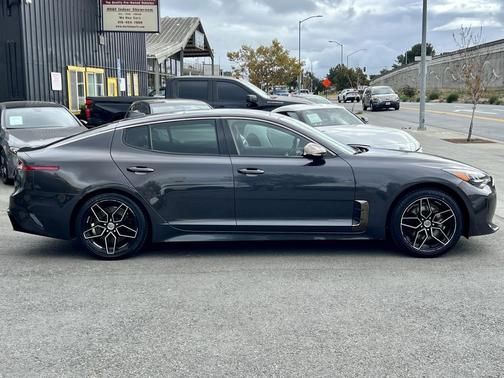2022 Kia Stinger GT-Line