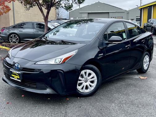 2021 Toyota Prius LE