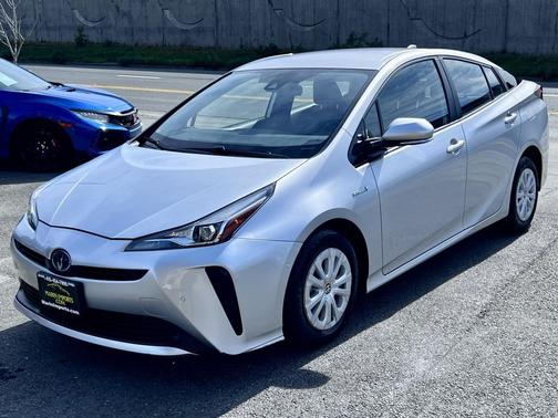 2020 Toyota Prius LE
