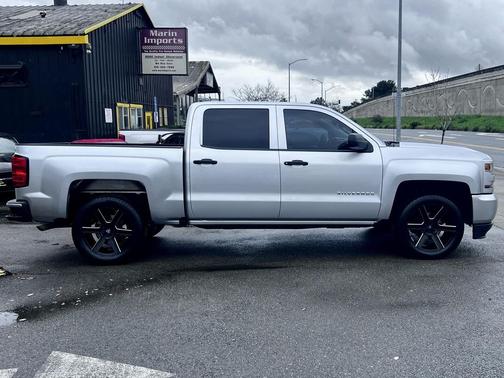 2018 Chevrolet Silverado 1500 Custom