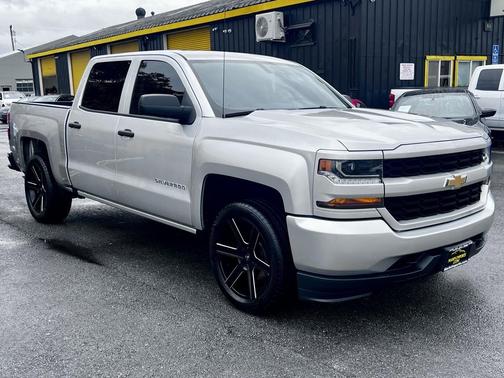2018 Chevrolet Silverado 1500 Custom