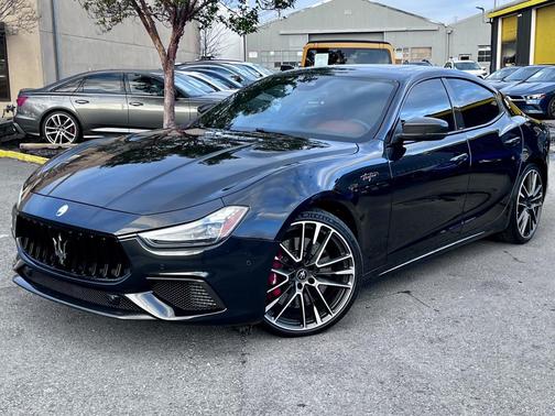 2022 Maserati Ghibli Trofeo