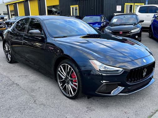 2022 Maserati Ghibli Trofeo
