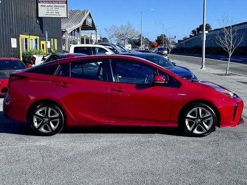 2020 Toyota Prius XLE