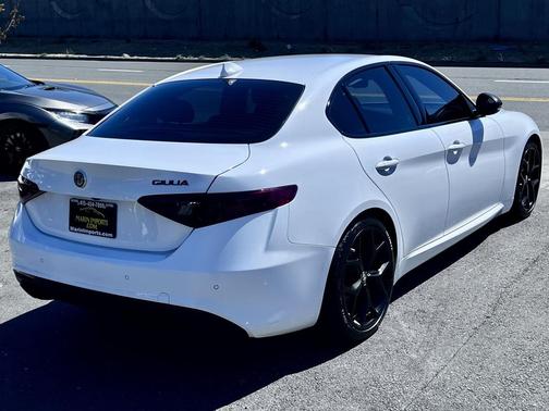 2019 Alfa Romeo Giulia Base