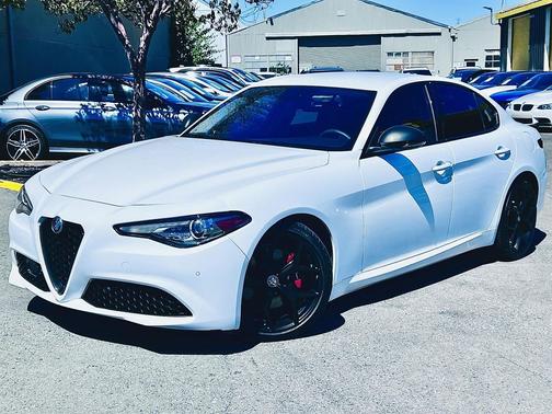 2019 Alfa Romeo Giulia Base