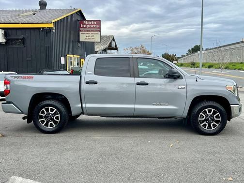 2018 Toyota Tundra SR5