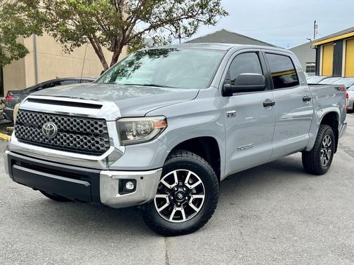 2018 Toyota Tundra SR5